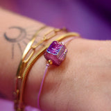 Armband ‘Aura’ van Uchu Reminders – verstelbare edelsteenarmband met natuurlijke aura kwarts voor bescherming, positiviteit en innerlijk licht.