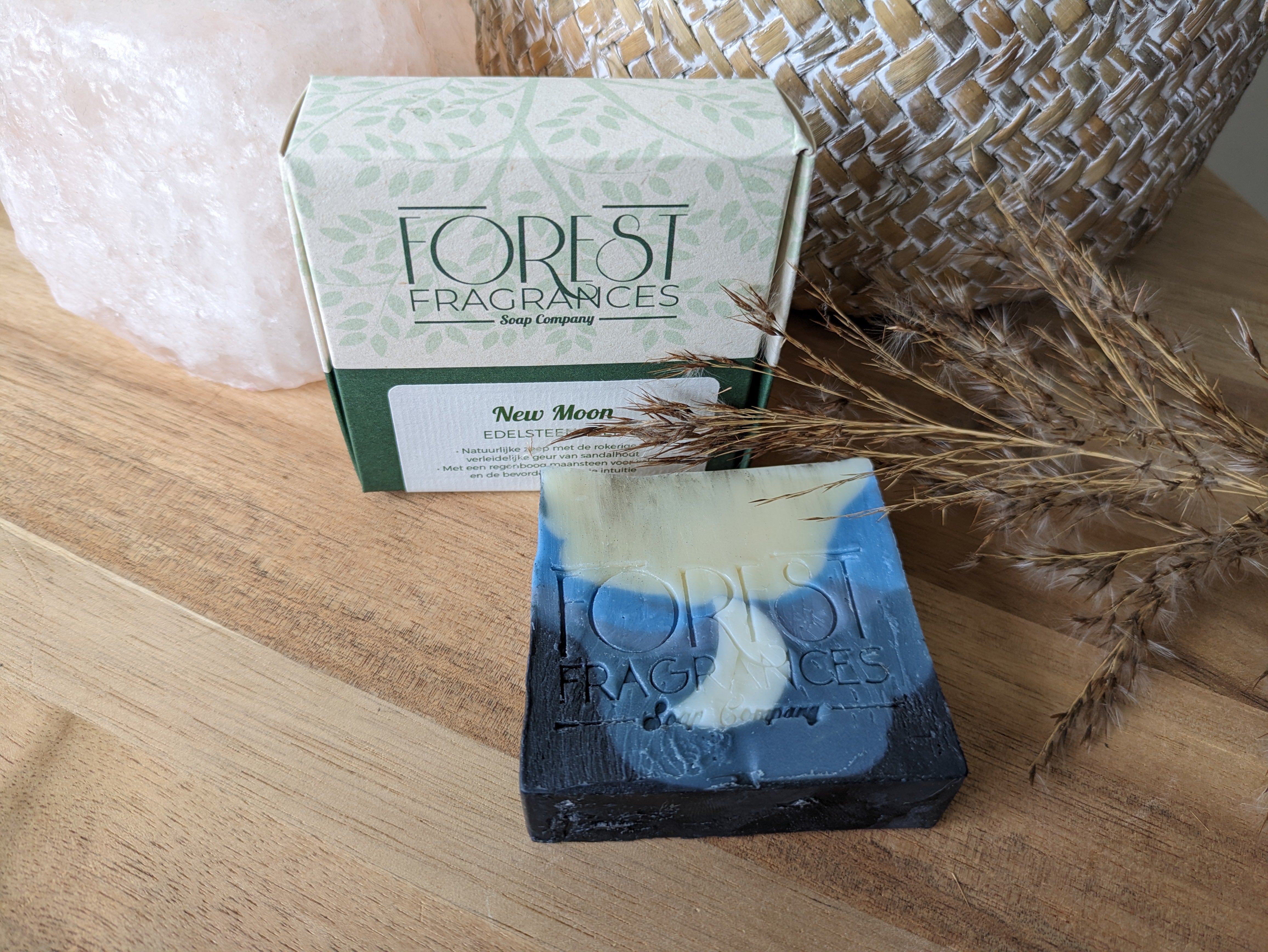 Edelsteenzeep New Moon van Forest Fragrances | Marga Jacobs