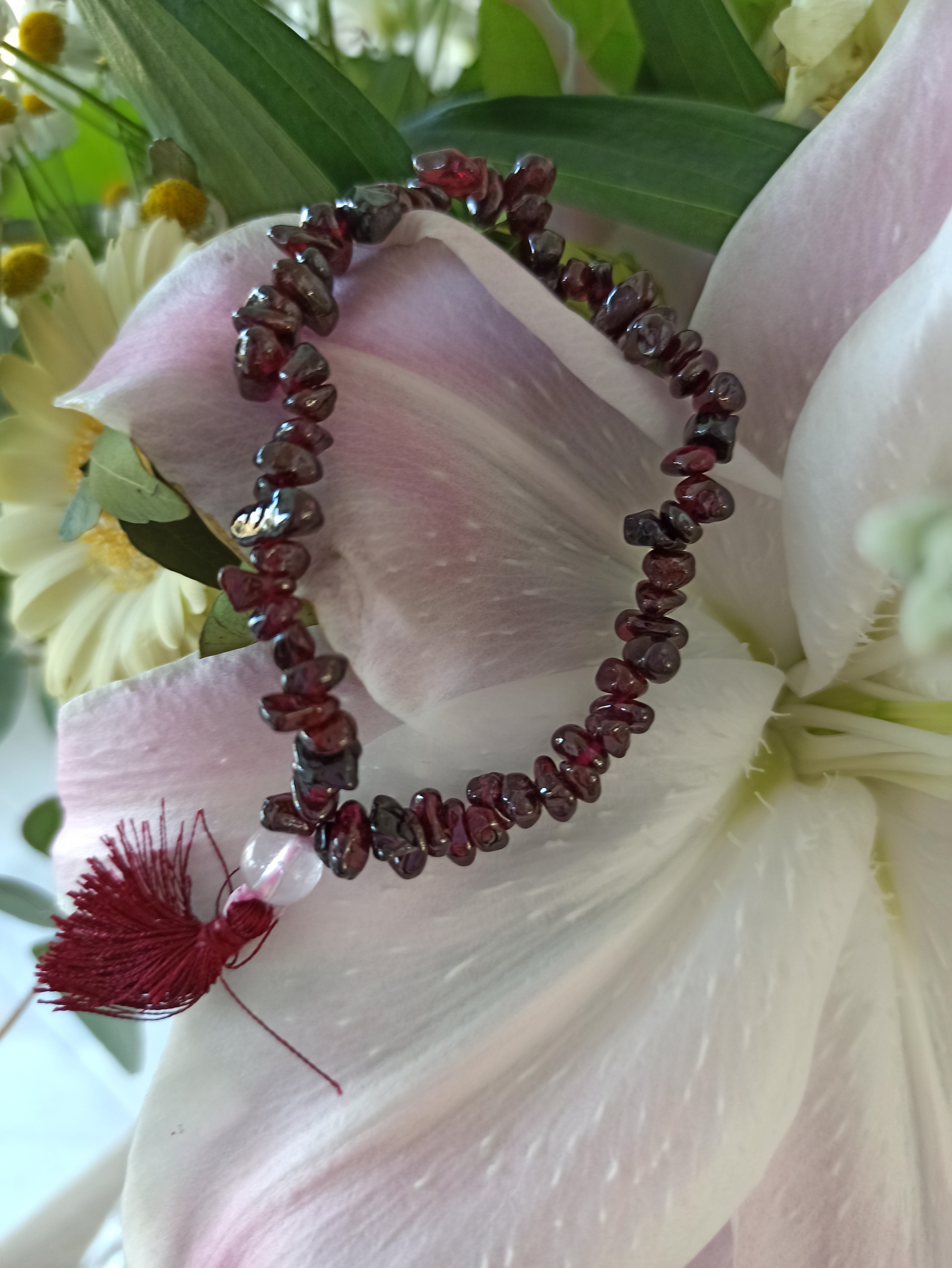 Granaat edelsteen armband split met flosje | Marga Jacobs