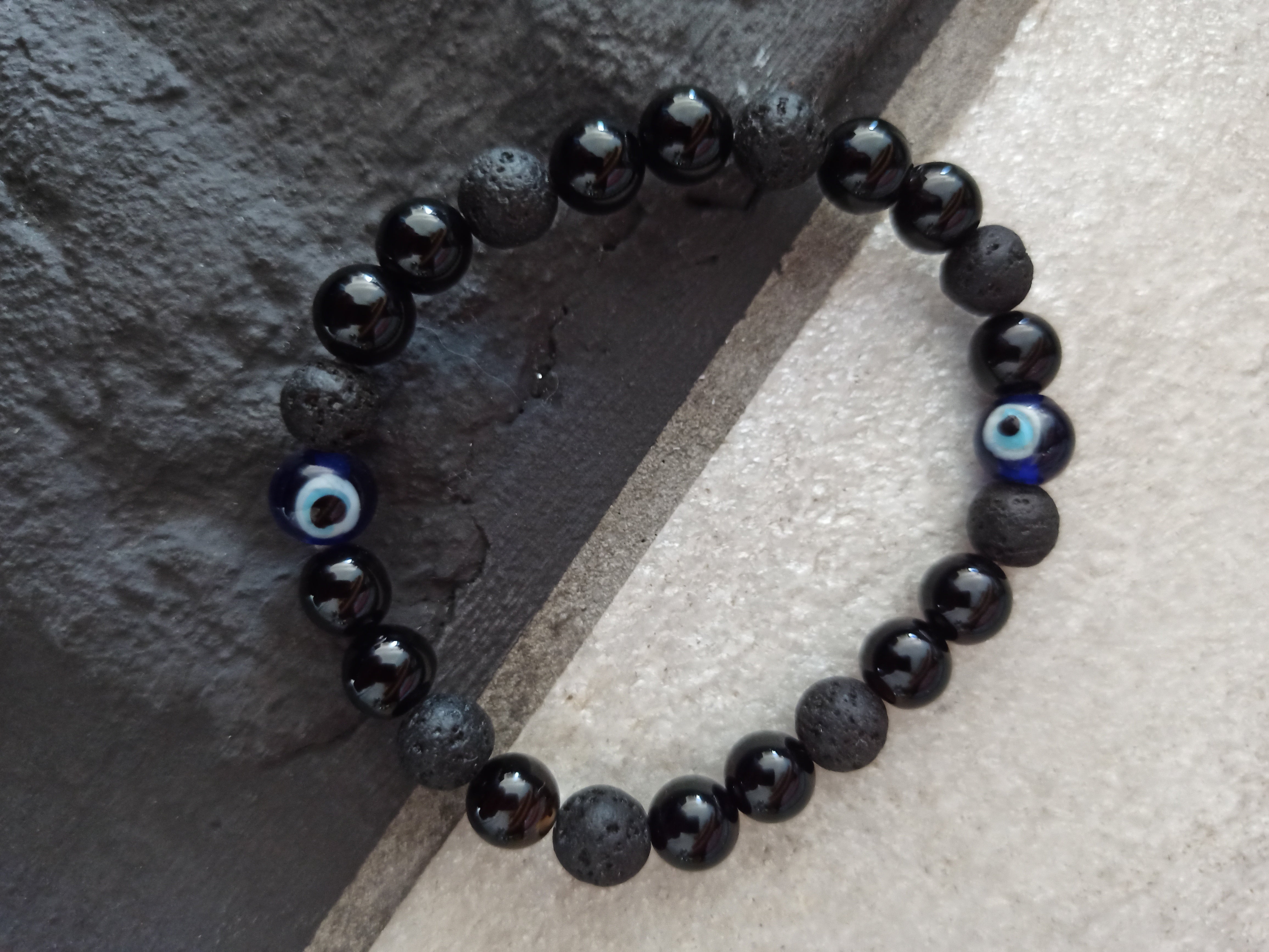 Zwarte Agaat met lavasteen armband | Marga Jacobs