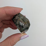 Garden Quartz vrije vorm met natuurlijke insluitingen in helder kwarts