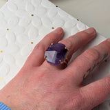 Amethist ring 2 – curated crystal by Marga Jacobs | rust, symboliek en intuïtieve zelfzorg