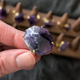 Amethist ring 6 – curated crystal by Marga Jacobs | rust, symboliek en intuïtieve zelfzorg
