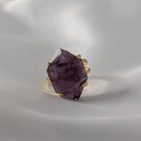 Amethist ring 8 – curated crystal by Marga Jacobs | rust, symboliek en intuïtieve zelfzorg