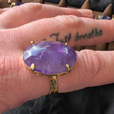 Amethist ring 9 – curated crystal by Marga Jacobs | rust, symboliek en intuïtieve zelfzorg