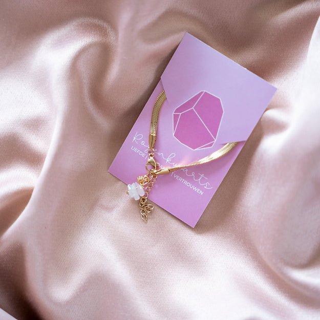 Armband luxe edelsteen | Uchu Reminders – curated crystal by Marga Jacobs | rust, symboliek en intuïtieve zelfzorg