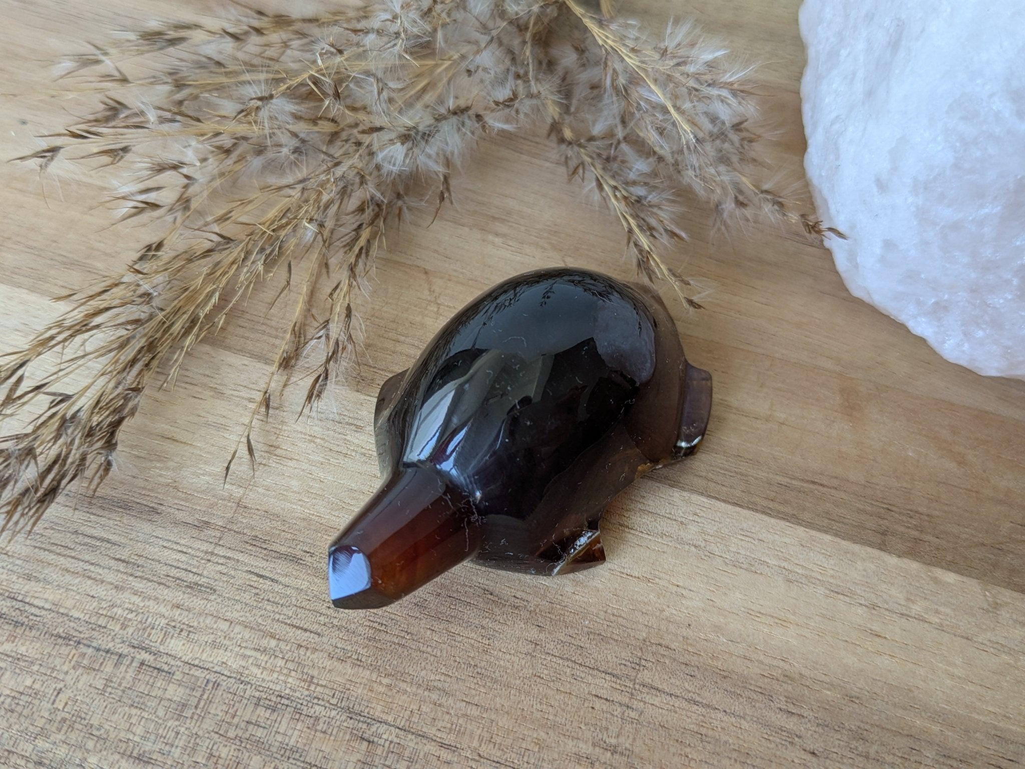 Barnsteen schildpad 1 – curated crystal by Marga Jacobs | rust, symboliek en intuïtieve zelfzorg