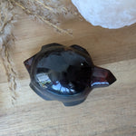 Barnsteen schildpad 3 – curated crystal by Marga Jacobs | rust, symboliek en intuïtieve zelfzorg