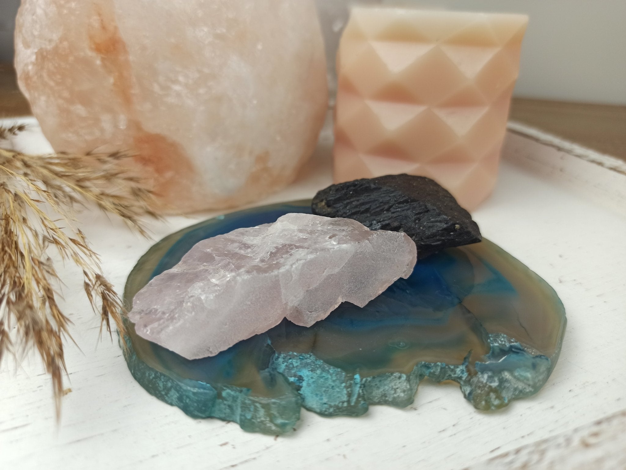 Bedsetje ledikant – curated crystal by Marga Jacobs | rust, symboliek en intuïtieve zelfzorg