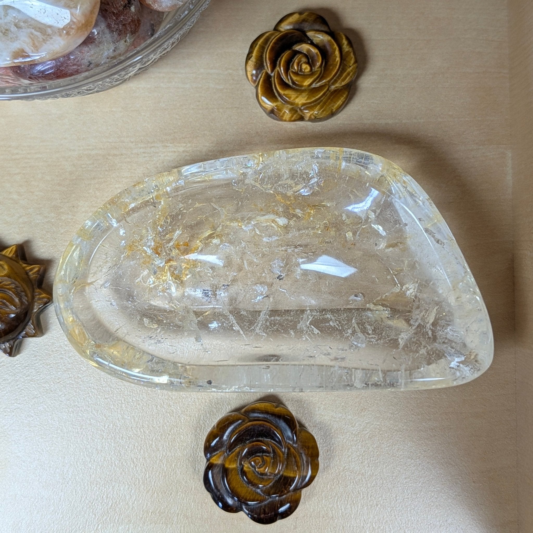 Bergkristal met golden healer schaaltje – bijzondere edelsteen, zorgvuldig gekozen door Marga Jacobs