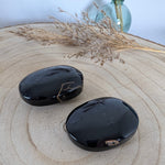 Blauwe tijgeroog palmstenen – curated crystal by Marga Jacobs | rust, symboliek en intuïtieve zelfzorg