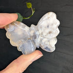 Bloemagaat vlinder – curated crystal by Marga Jacobs | rust, symboliek en intuïtieve zelfzorg