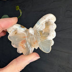 Bloemagaat vlinder – curated crystal by Marga Jacobs | rust, symboliek en intuïtieve zelfzorg