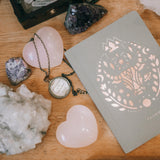 Boek een bezoek aan mijn winkeltje in Lommel – curated crystal by Marga Jacobs | rust, symboliek en intuïtieve zelfzorg
