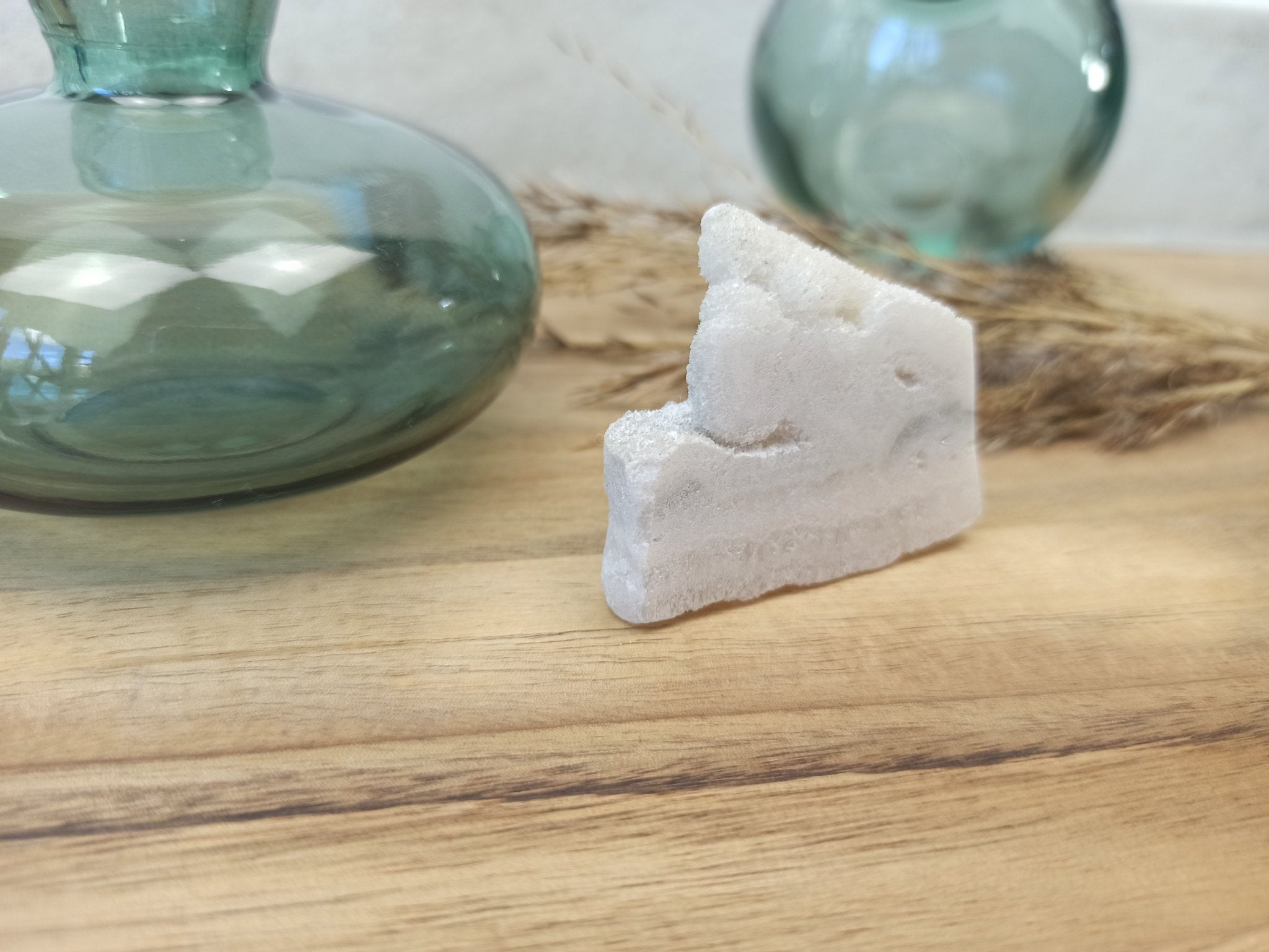 Cerussiet | ruw – curated crystal by Marga Jacobs | rust, symboliek en intuïtieve zelfzorg