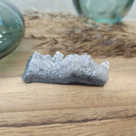 Chalcedoon met apofyliet | ruw – curated crystal by Marga Jacobs | rust, symboliek en intuïtieve zelfzorg