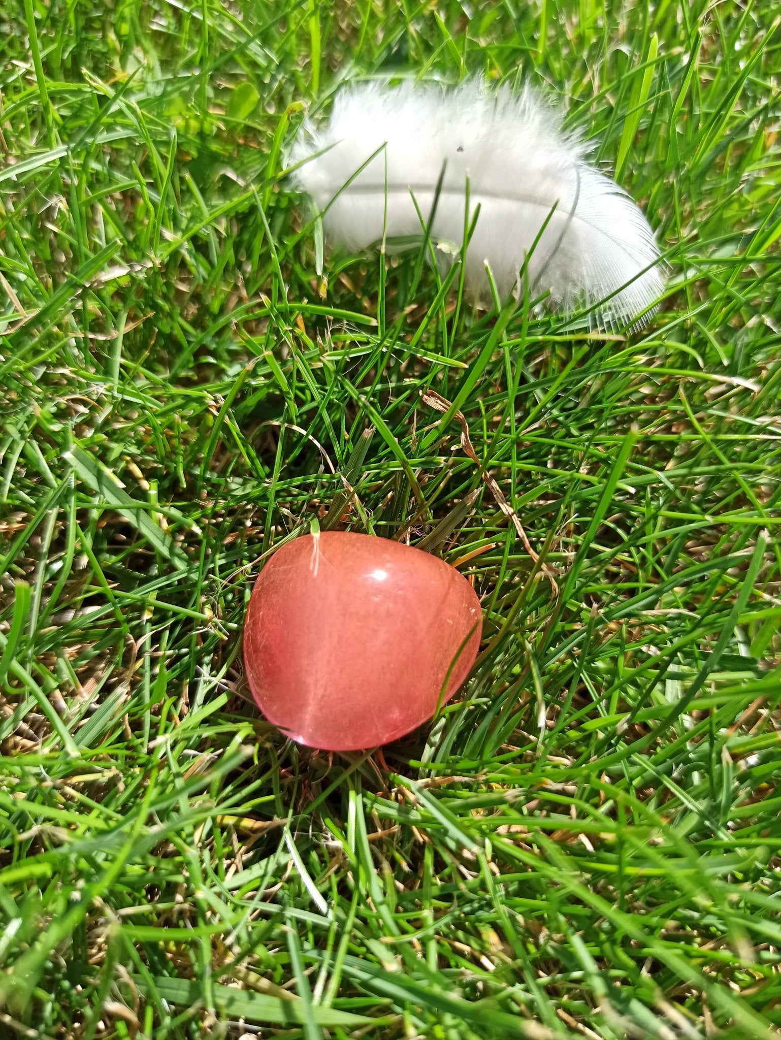 Cherry opaal trommelstenen – curated crystal by Marga Jacobs | rust, symboliek en intuïtieve zelfzorg