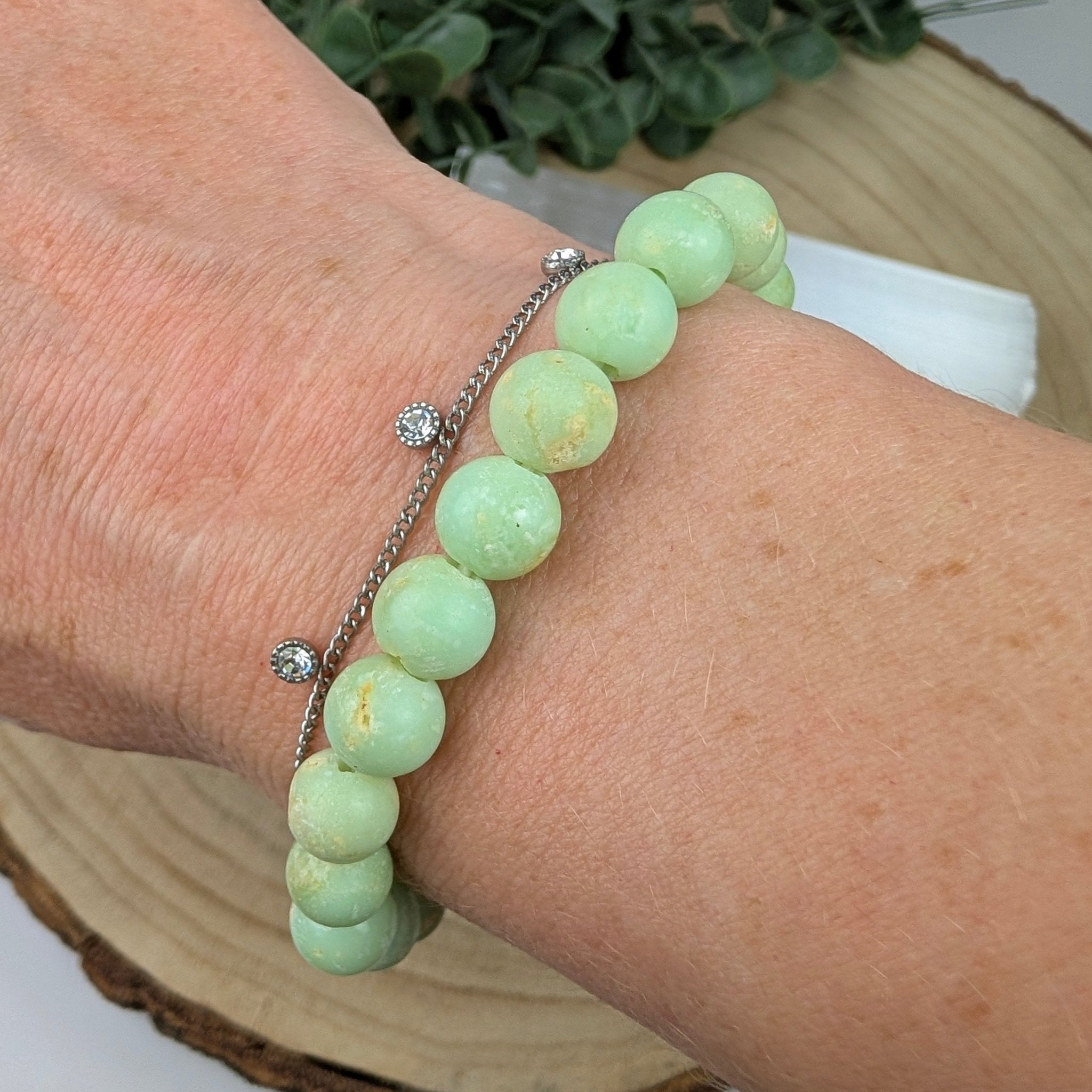 Chrysopraas armband 8 mm – curated crystal by Marga Jacobs | rust, symboliek en intuïtieve zelfzorg