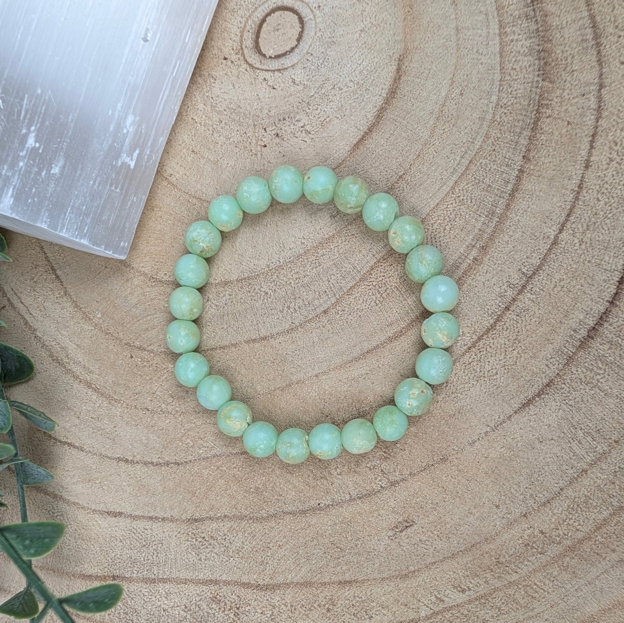 Chrysopraas armband 8 mm – curated crystal by Marga Jacobs | rust, symboliek en intuïtieve zelfzorg