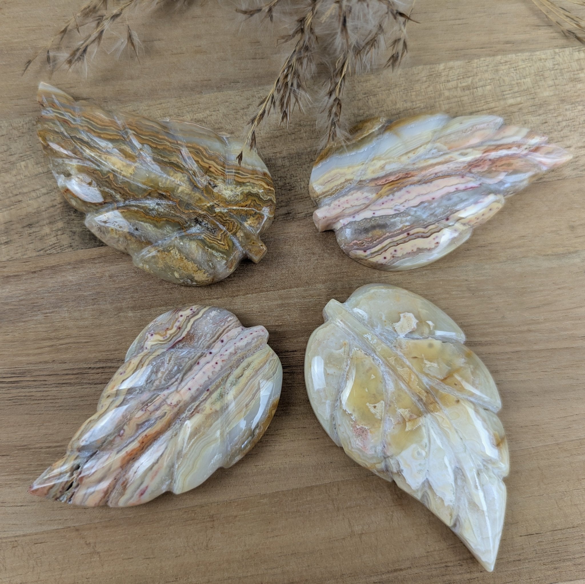 Crazy Lace agaat blad – curated crystal by Marga Jacobs | rust, symboliek en intuïtieve zelfzorg