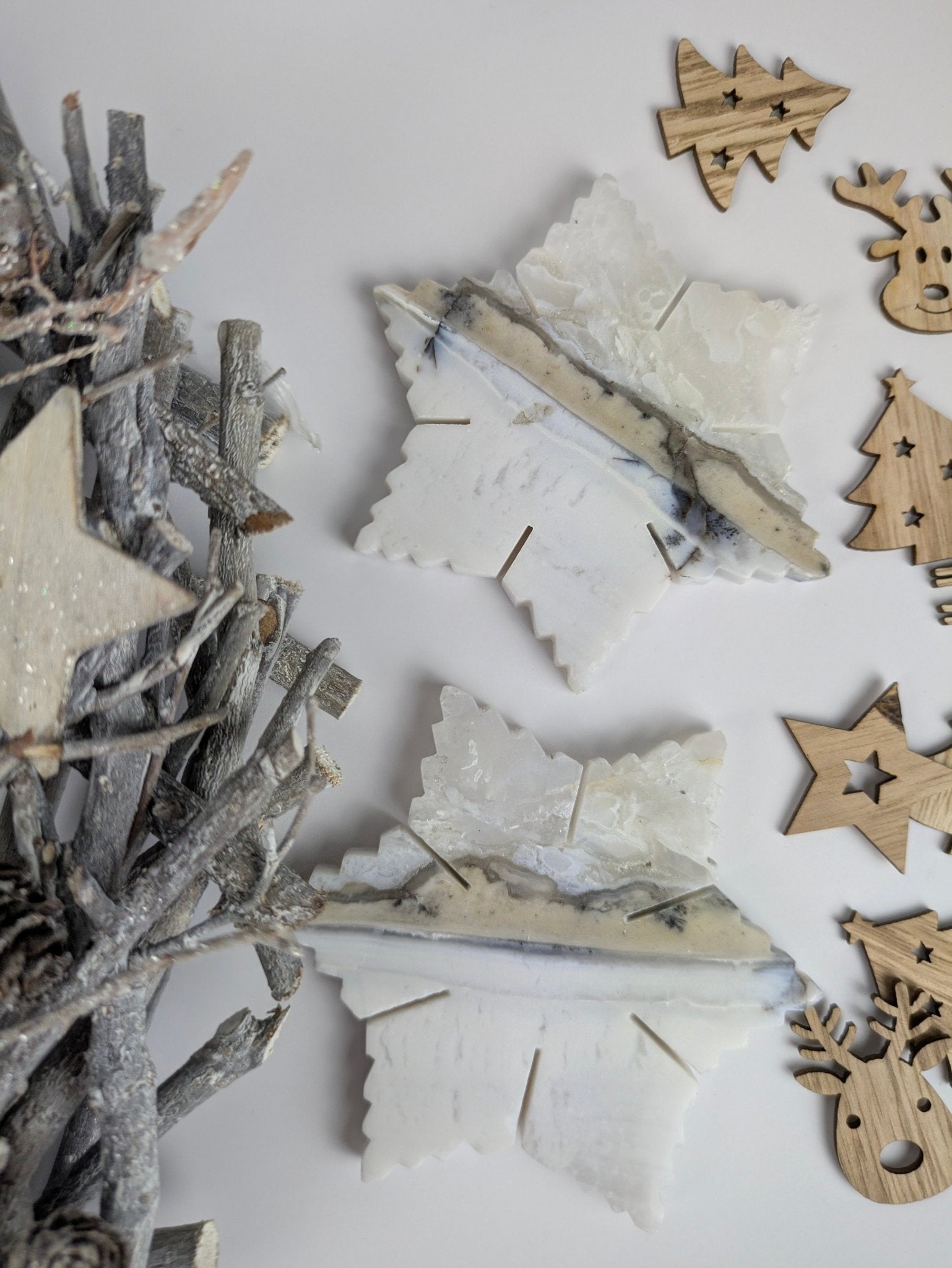 Dendriet agaat sneeuwvlok – curated crystal by Marga Jacobs | rust, symboliek en intuïtieve zelfzorg