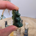 Edelsteen elfje – curated crystal by Marga Jacobs | rust, symboliek en intuïtieve zelfzorg