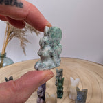 Edelsteen elfje – curated crystal by Marga Jacobs | rust, symboliek en intuïtieve zelfzorg