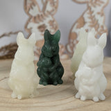 Edelsteen konijntje mama met baby – curated crystal by Marga Jacobs | rust, symboliek en intuïtieve zelfzorg