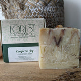 Edelsteenzeep Comfort & Joy | Kaneel, sinaasappel & kruidnagel en citrienkwarts – curated crystal by Marga Jacobs | rust, symboliek en intuïtieve zelfzorg