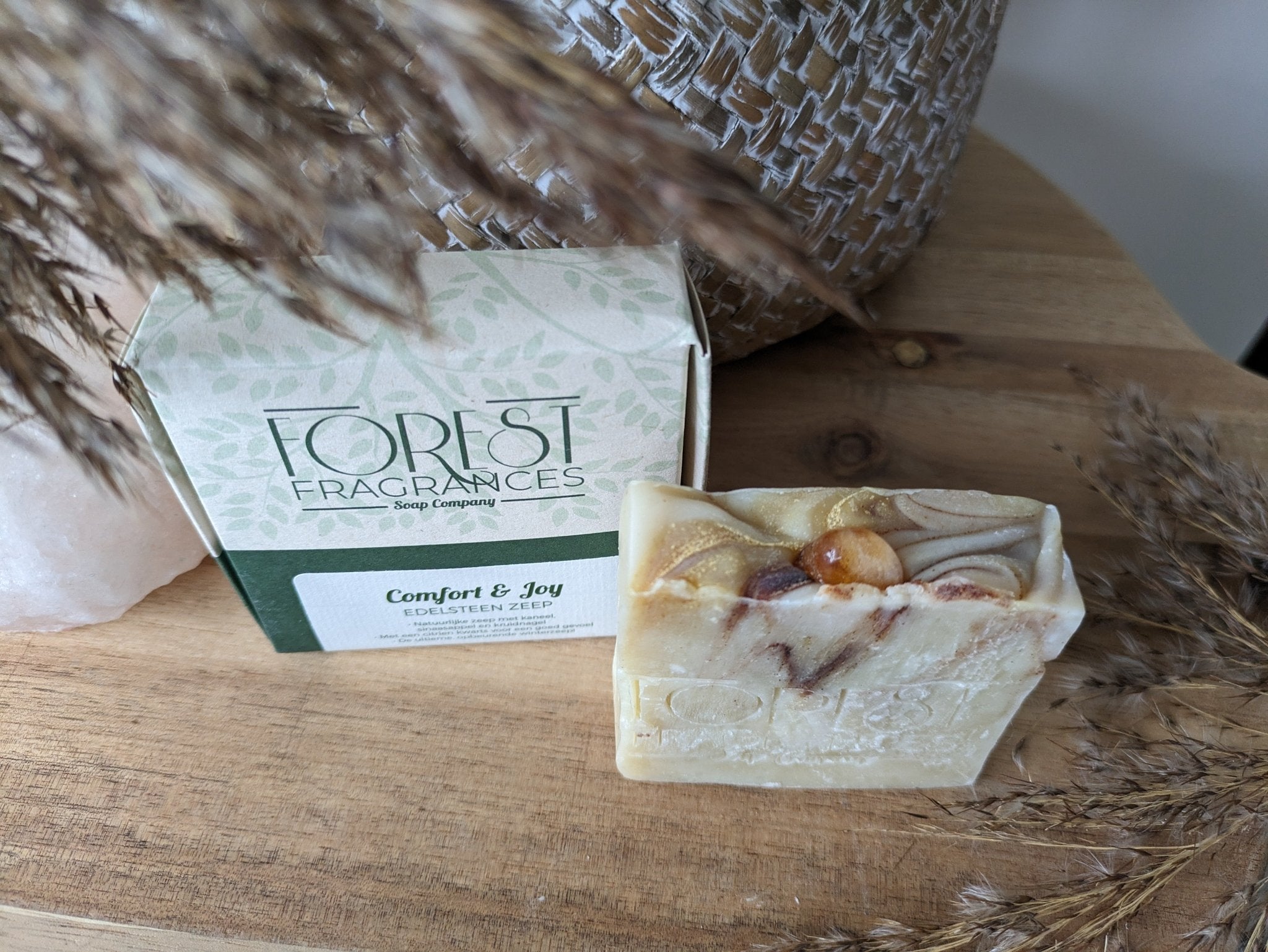 Edelsteenzeep Comfort & Joy | Kaneel, sinaasappel & kruidnagel en citrienkwarts – curated crystal by Marga Jacobs | rust, symboliek en intuïtieve zelfzorg