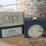 Edelsteenzeep Full Moon | Appel & salie en maansteen – curated crystal by Marga Jacobs | rust, symboliek en intuïtieve zelfzorg