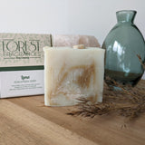 Edelsteenzeep Luna | Maansteen – curated crystal by Marga Jacobs | rust, symboliek en intuïtieve zelfzorg