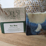 Edelsteenzeep New Moon | Regenboog maansteen – curated crystal by Marga Jacobs | rust, symboliek en intuïtieve zelfzorg