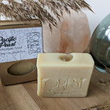 Edelsteenzeep Pacific Pearl | Bergkristal – curated crystal by Marga Jacobs | rust, symboliek en intuïtieve zelfzorg