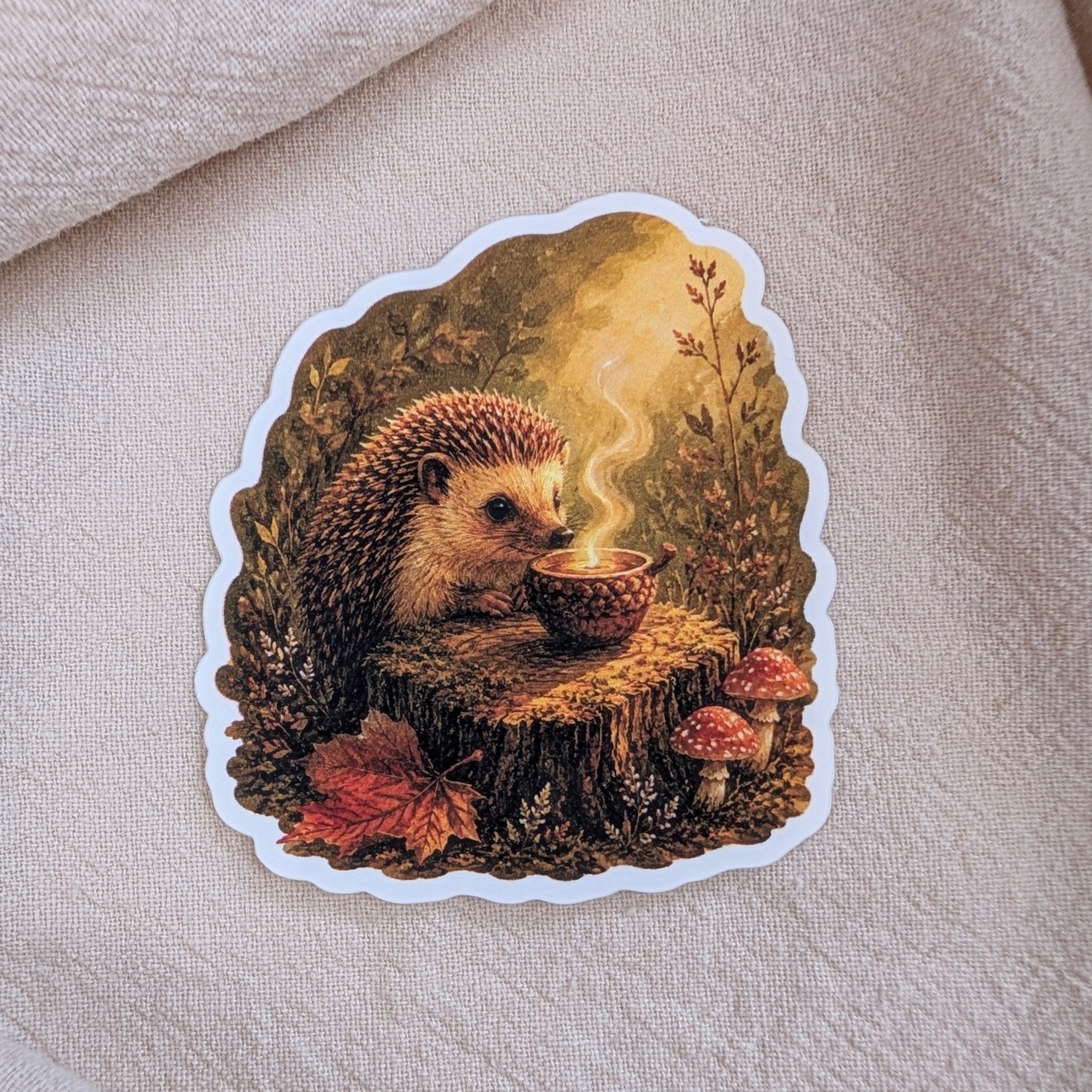 Egeltje met herfstthee - sticker – bijzondere edelsteen, zorgvuldig gekozen door Marga Jacobs