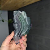 Fluoriet veer – curated crystal by Marga Jacobs | rust, symboliek en intuïtieve zelfzorg