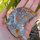 Gele jaspis maan 1 – curated crystal by Marga Jacobs | rust, symboliek en intuïtieve zelfzorg