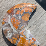Gele jaspis maan 1 – curated crystal by Marga Jacobs | rust, symboliek en intuïtieve zelfzorg