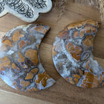 Gele jaspis maan 2 – curated crystal by Marga Jacobs | rust, symboliek en intuïtieve zelfzorg