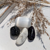 Goede nachtrust edelstenensetje – curated crystal by Marga Jacobs | rust, symboliek en intuïtieve zelfzorg