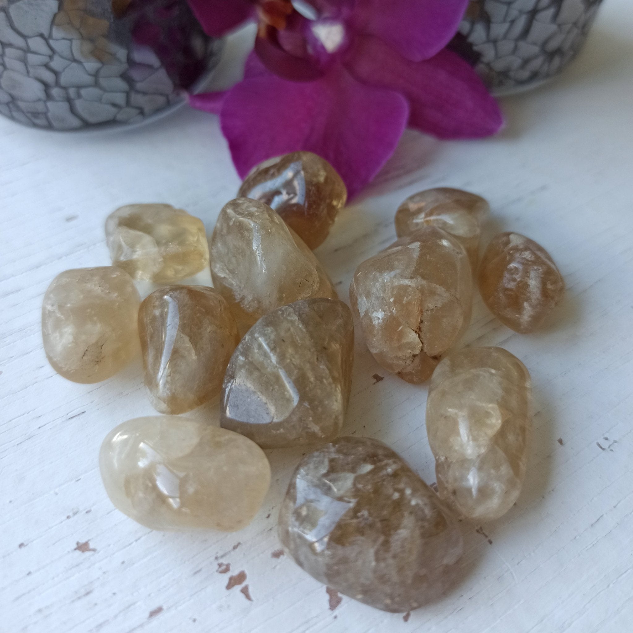 Gouden topaas (koningstopaas) – curated crystal by Marga Jacobs | rust, symboliek en intuïtieve zelfzorg