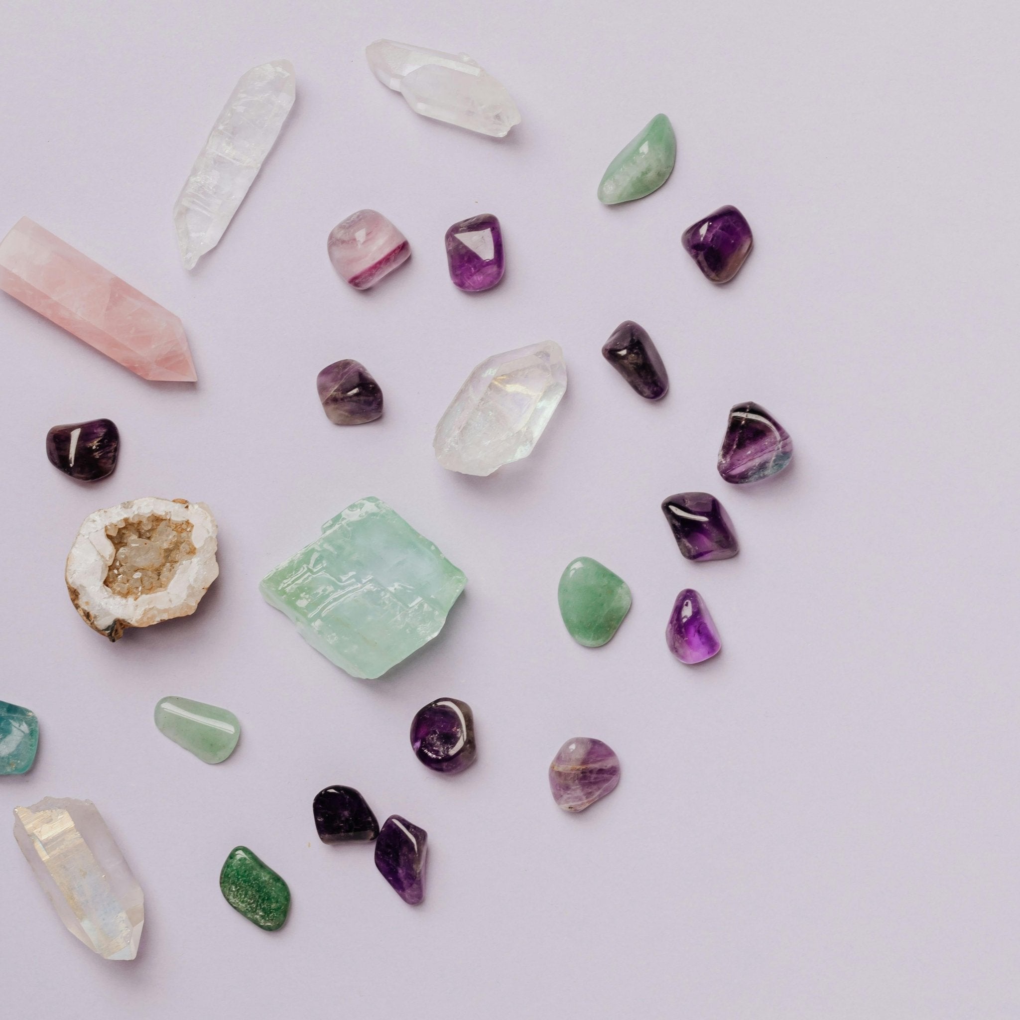 Kristaltherapie – curated crystal by Marga Jacobs | rust, symboliek en intuïtieve zelfzorg