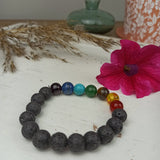 Lavasteen armband met chakrasteentjes | 10 mm – curated crystal by Marga Jacobs | rust, symboliek en intuïtieve zelfzorg