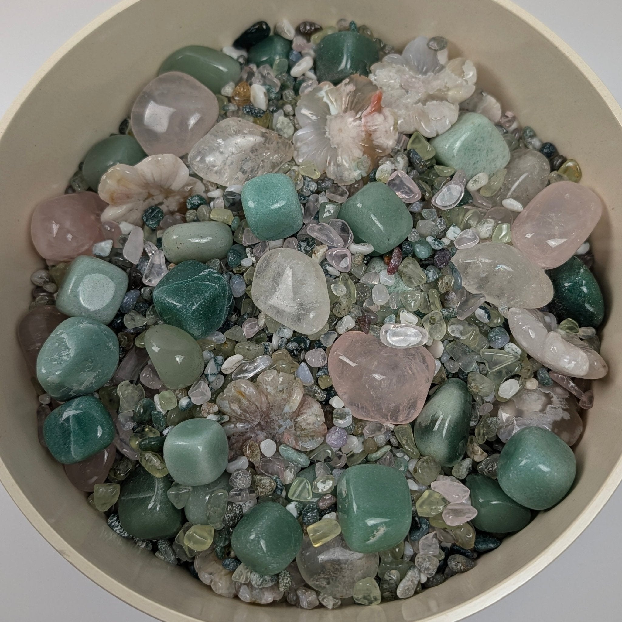 Lente confetti mix – curated crystal by Marga Jacobs | rust, symboliek en intuïtieve zelfzorg