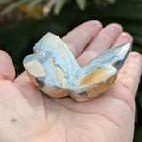 Maligano jaspis vlinder – curated crystal by Marga Jacobs | rust, symboliek en intuïtieve zelfzorg