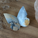 Maligano jaspis vlinder – curated crystal by Marga Jacobs | rust, symboliek en intuïtieve zelfzorg