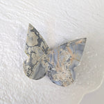 Maligano jaspis vlinder – curated crystal by Marga Jacobs | rust, symboliek en intuïtieve zelfzorg