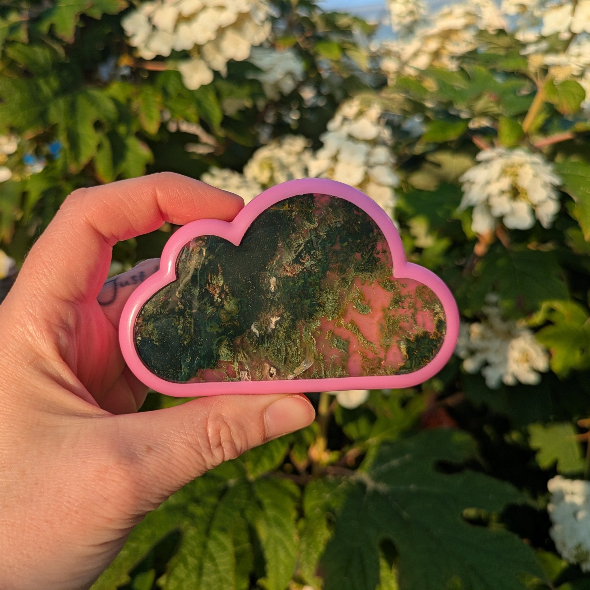 Mosagaat nachtlampje ~ Wolk – curated crystal by Marga Jacobs | rust, symboliek en intuïtieve zelfzorg