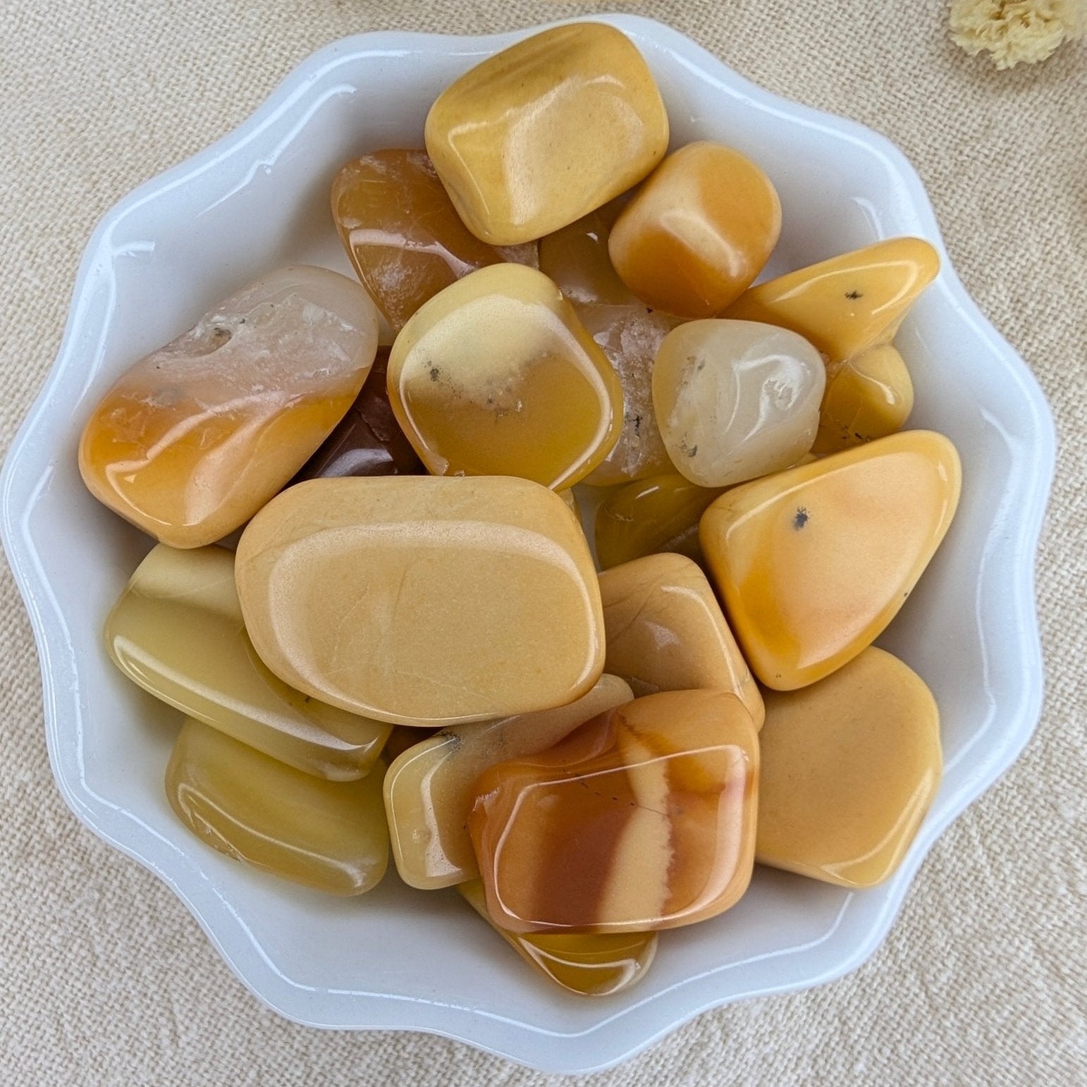 Myanmar gele jade splitsteentjes ✦ 20 g – bijzondere edelsteen, zorgvuldig gekozen door Marga Jacobs