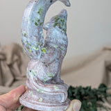 Peach Blossom jade wolf met maan – bijzondere edelsteen, zorgvuldig gekozen door Marga Jacobs
